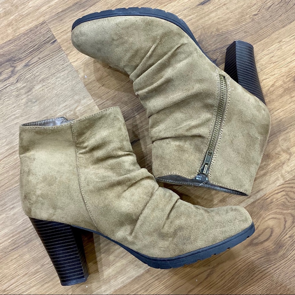 White Mountain Brown Heeled Boots